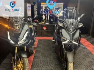 yamaha xmax 300 vs honda adv 350